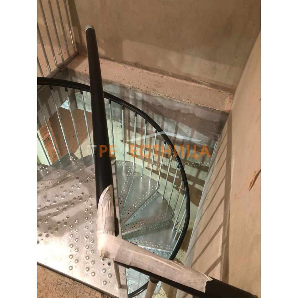 Винтовая оцинкованная лестница Dolle Toronto