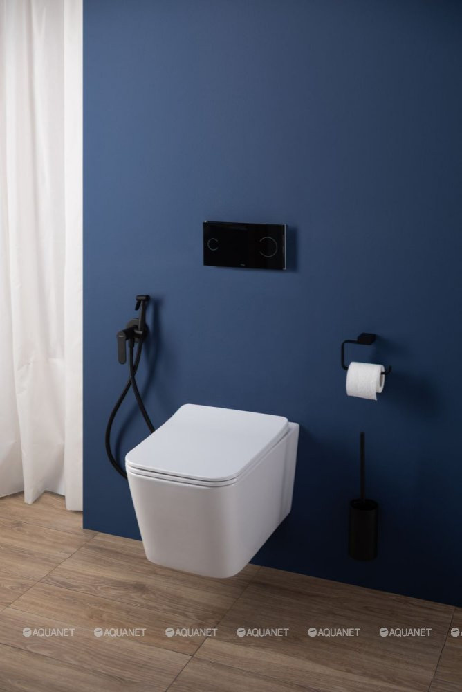 Яркая ванная комната для загородного дома