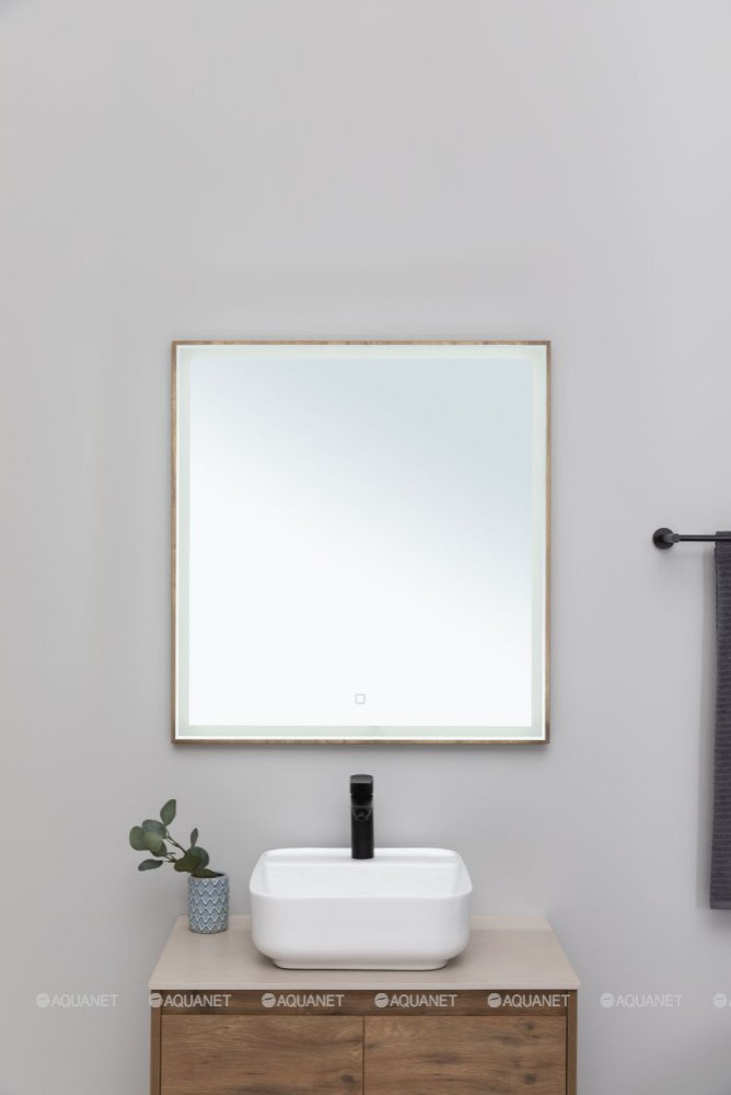 Яркая ванная комната для загородного дома