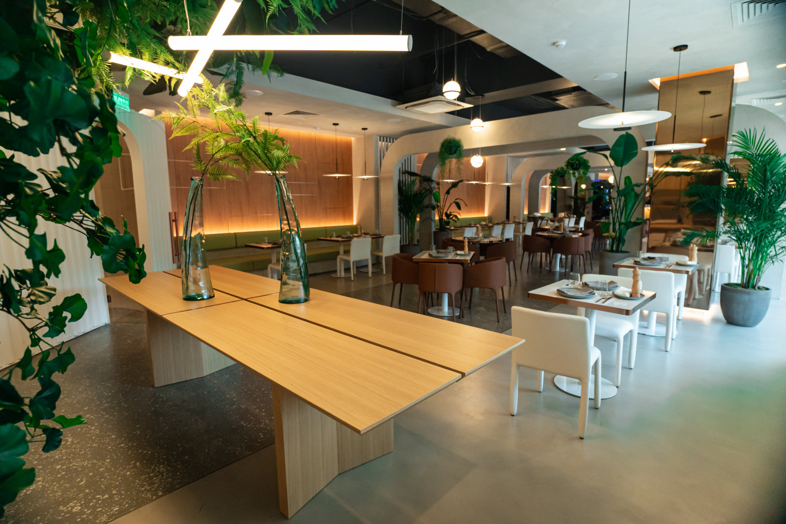 Меблировка ресторана Dominion