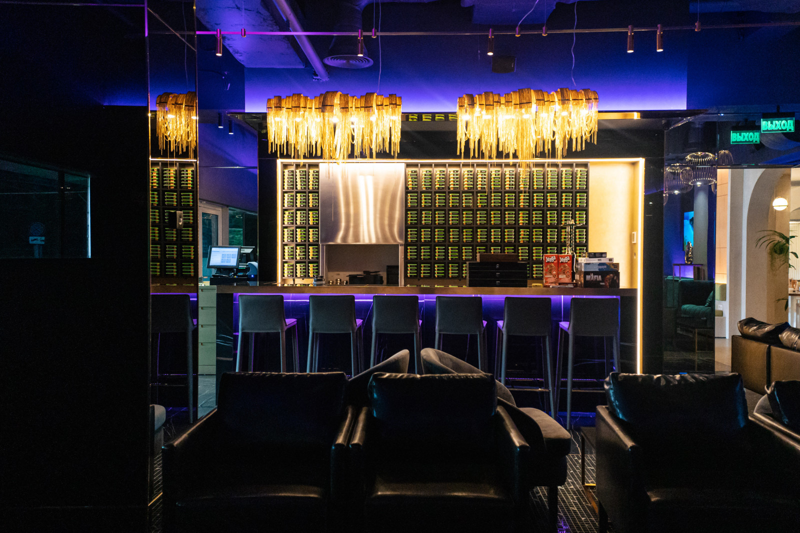 Меблировка ресторана Dominion