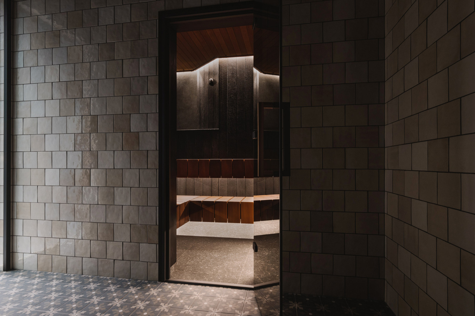 Мужская сауна в спортивном комплексе.