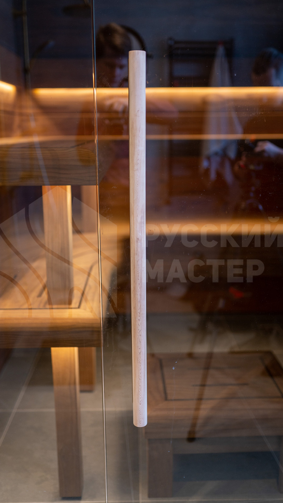 Сауна с изогнутыми полками из новозеландской сосны Pino Premio