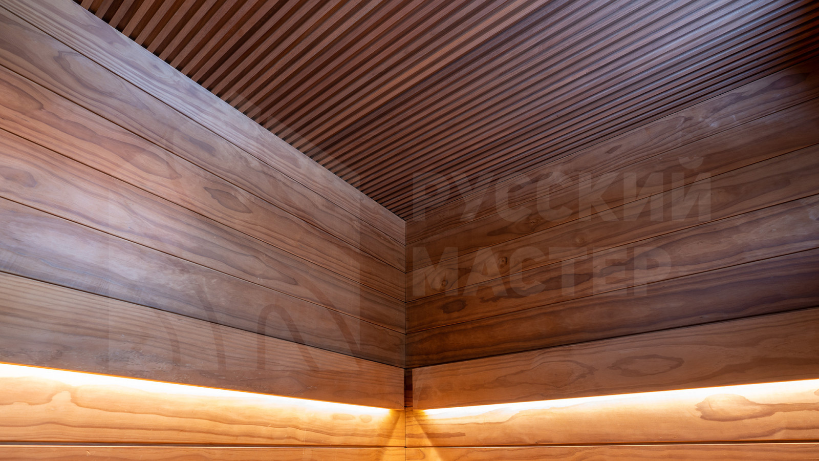 Сауна с изогнутыми полками из новозеландской сосны Pino Premio