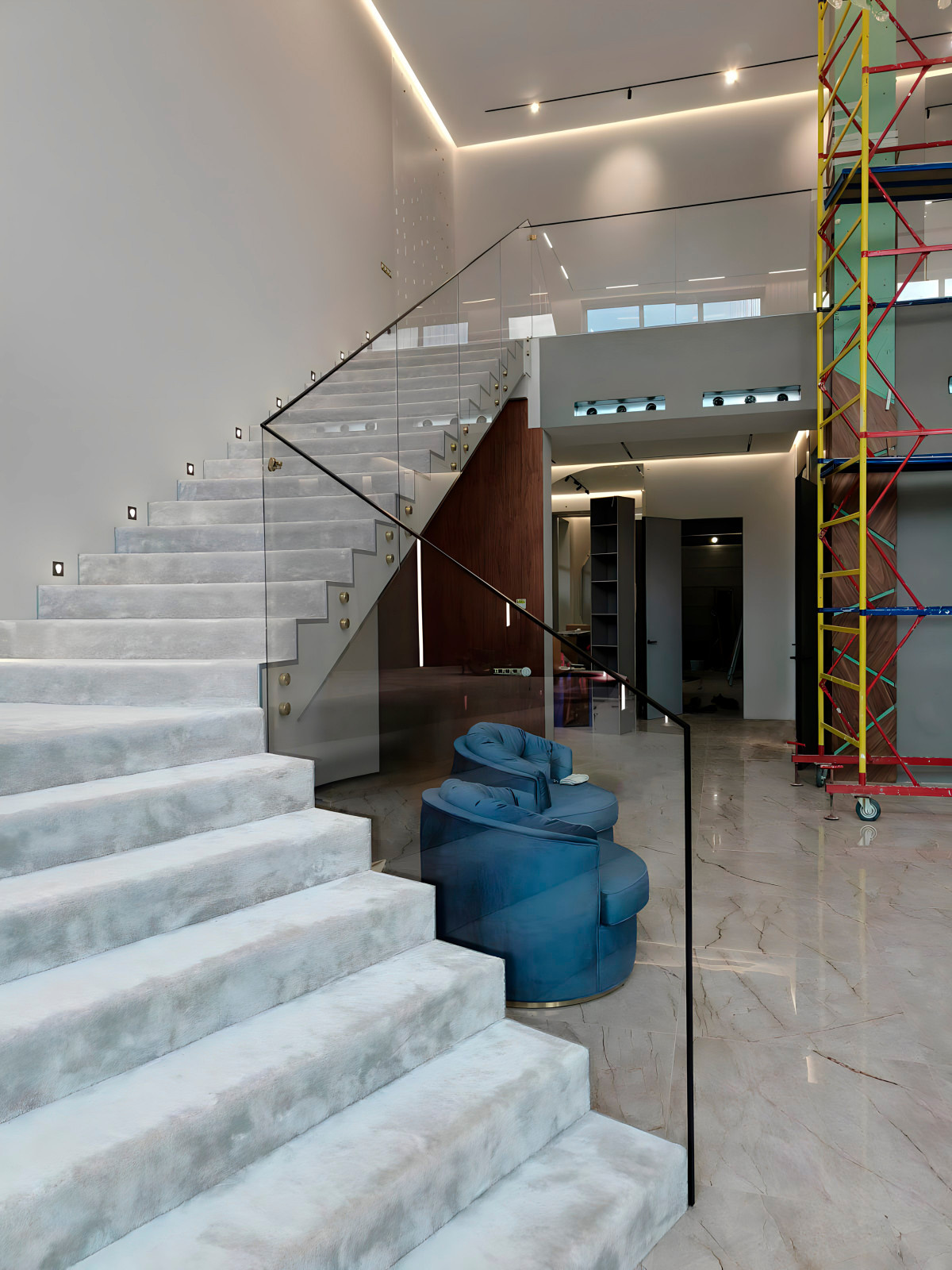 Цельностеклянное ограждение в частном доме (“Горки-2”)