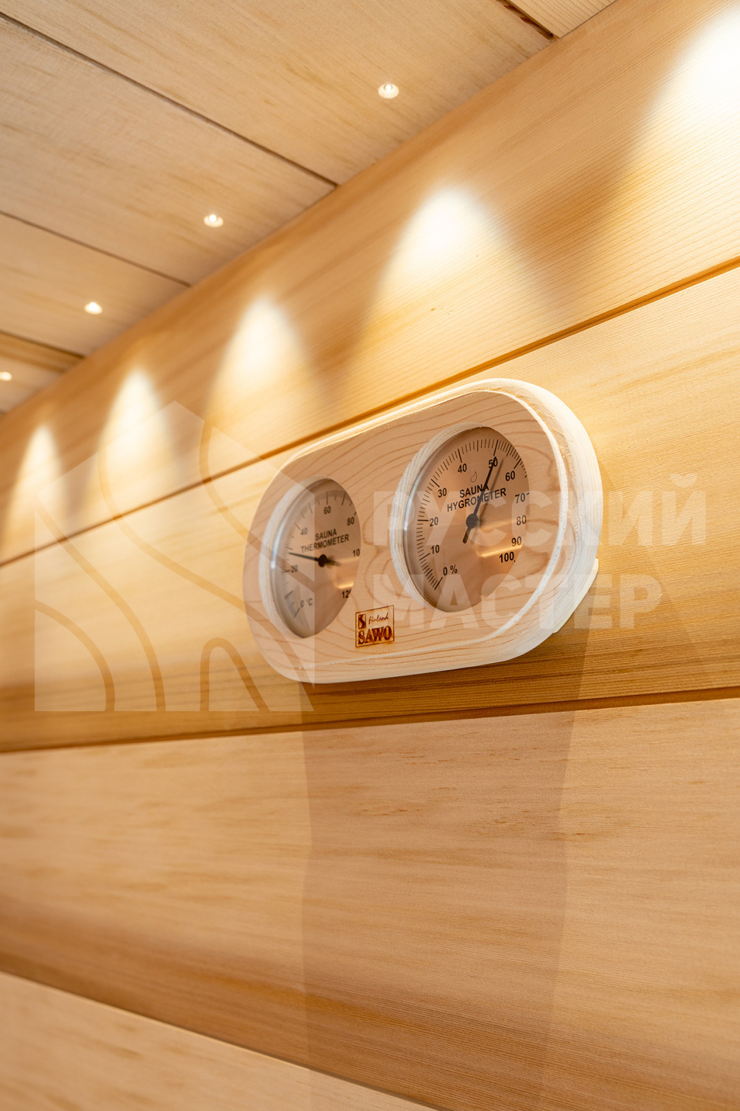 Сауна и бассейн из тигрового дерева и канадского кедра