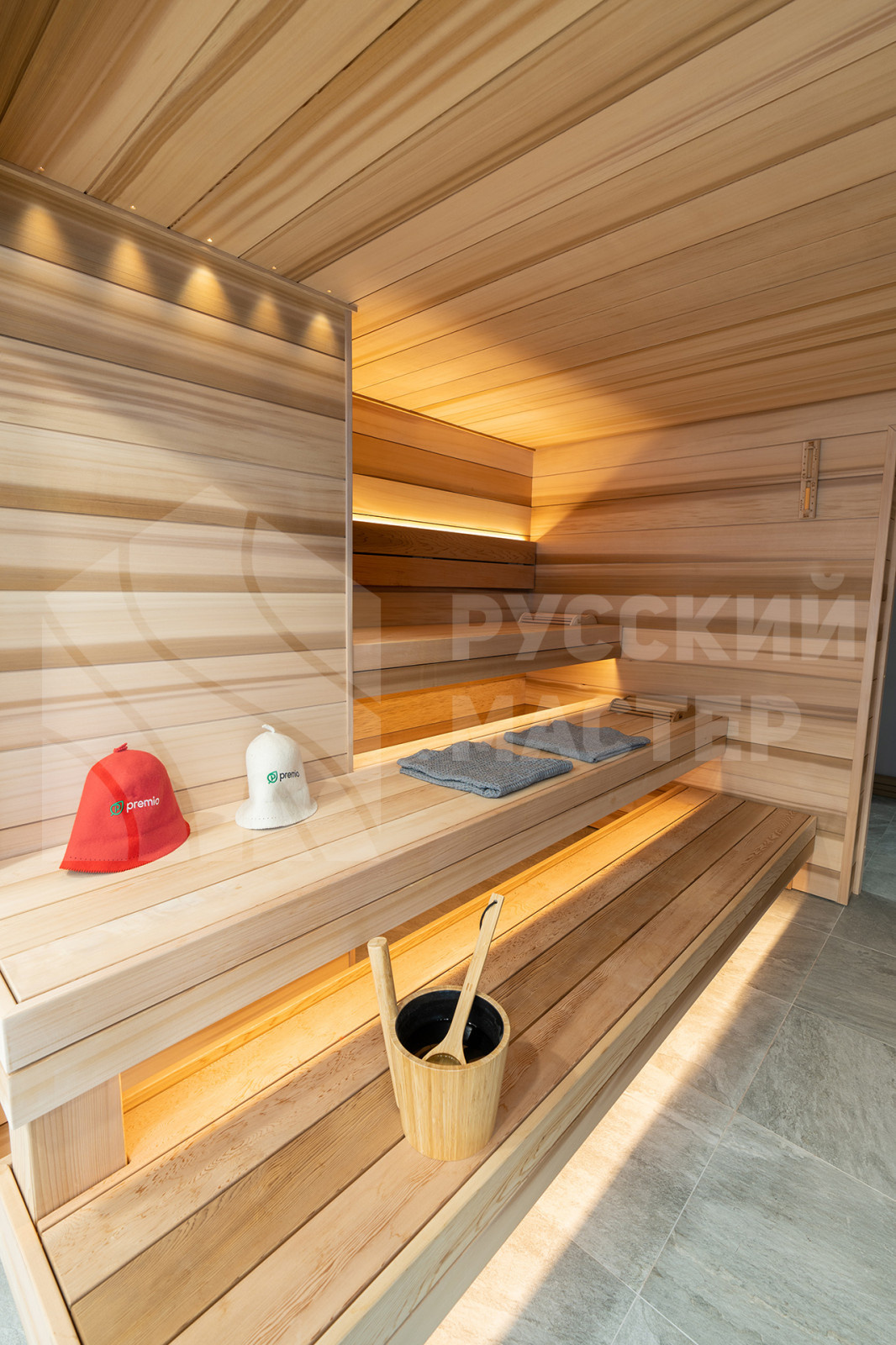 Сауна и бассейн из тигрового дерева и канадского кедра