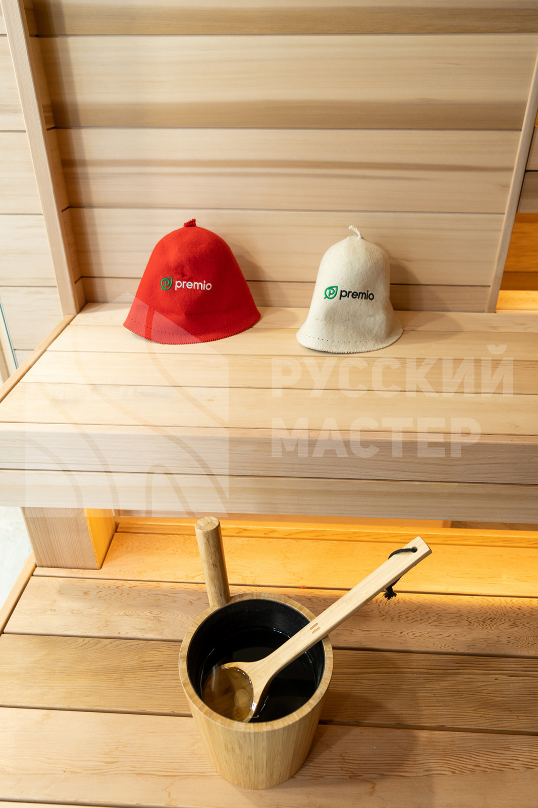 Сауна и бассейн из тигрового дерева и канадского кедра