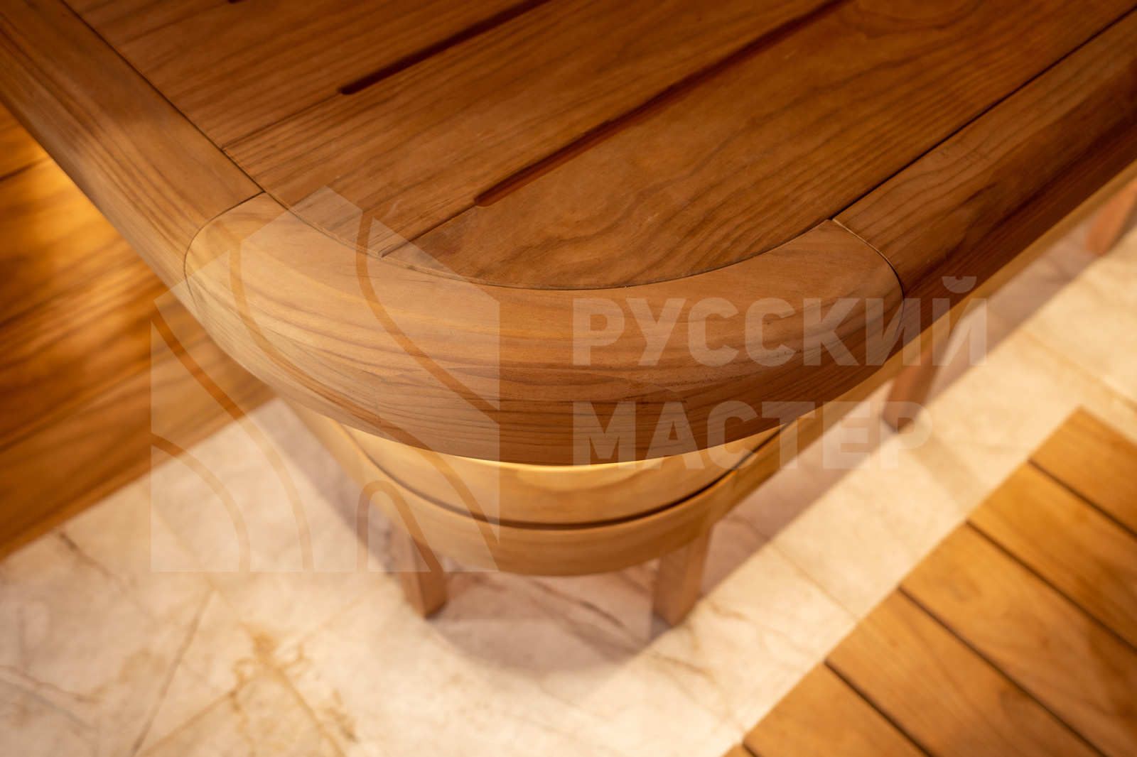 Фигурные 3D-полки и отделка из новозеландской сосны Пино Премио