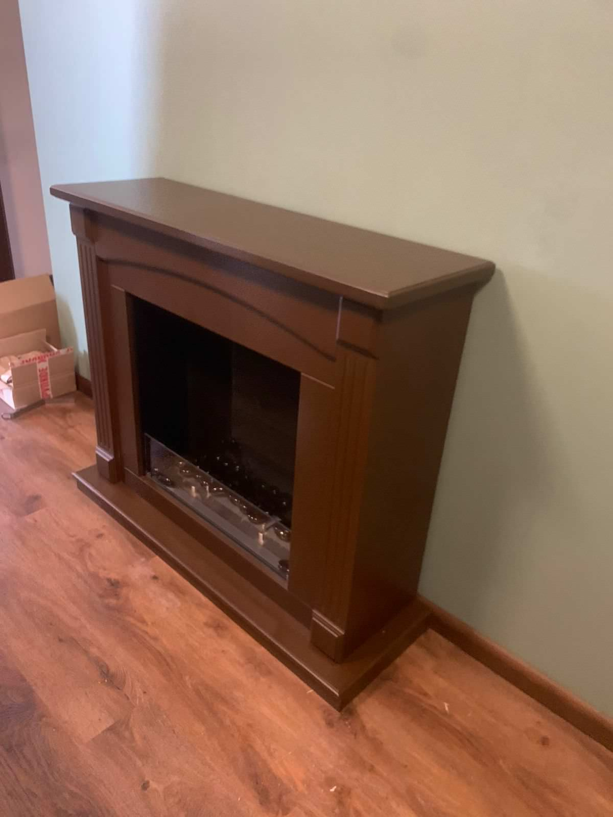 Напольный деревянный биокамин в интерьере