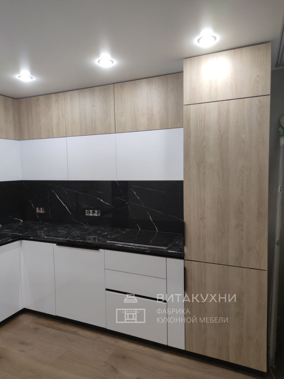 Светлая кухня в современном стиле