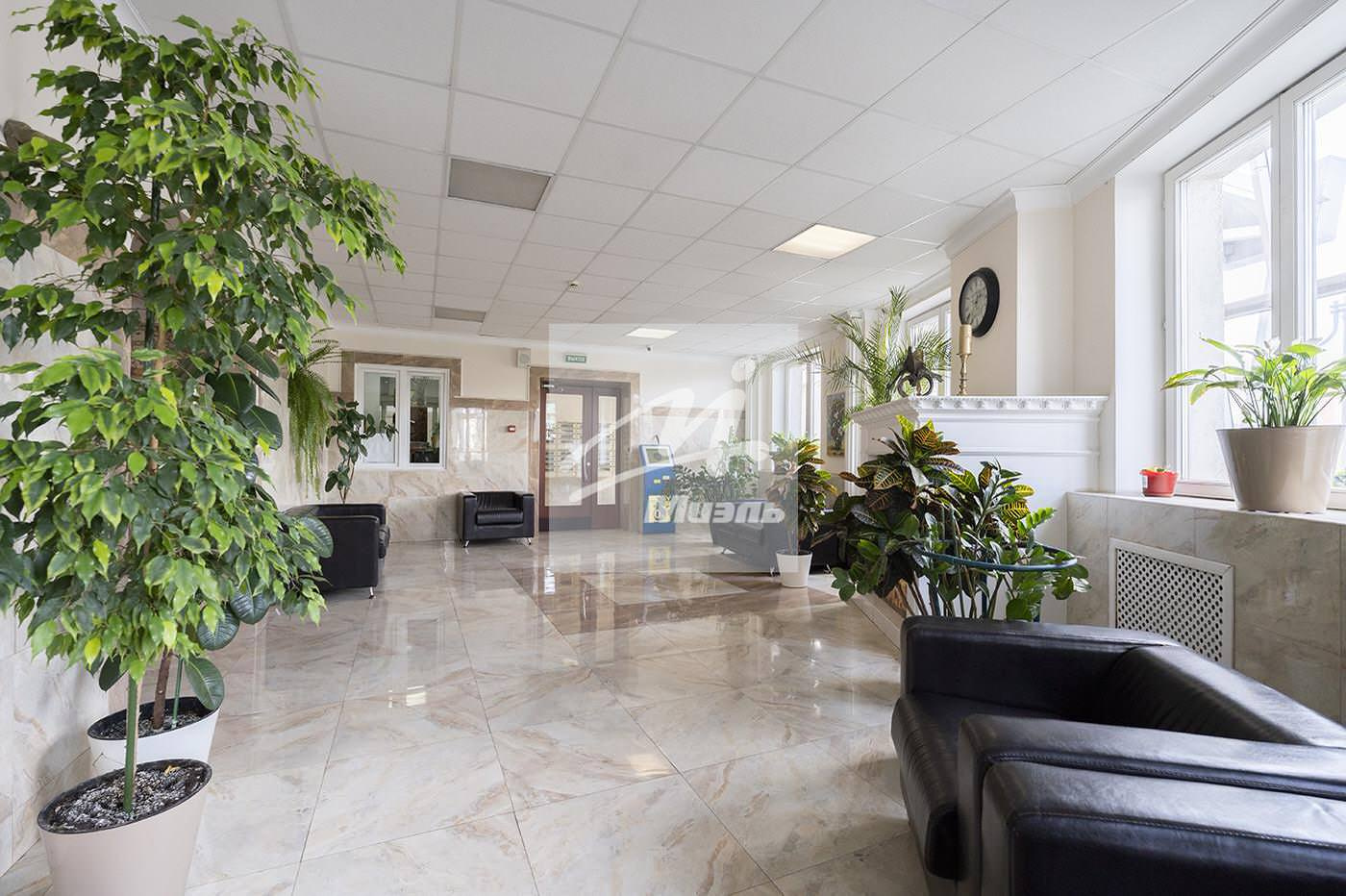 Холл в многоэтажном жилом доме Ходынское поле