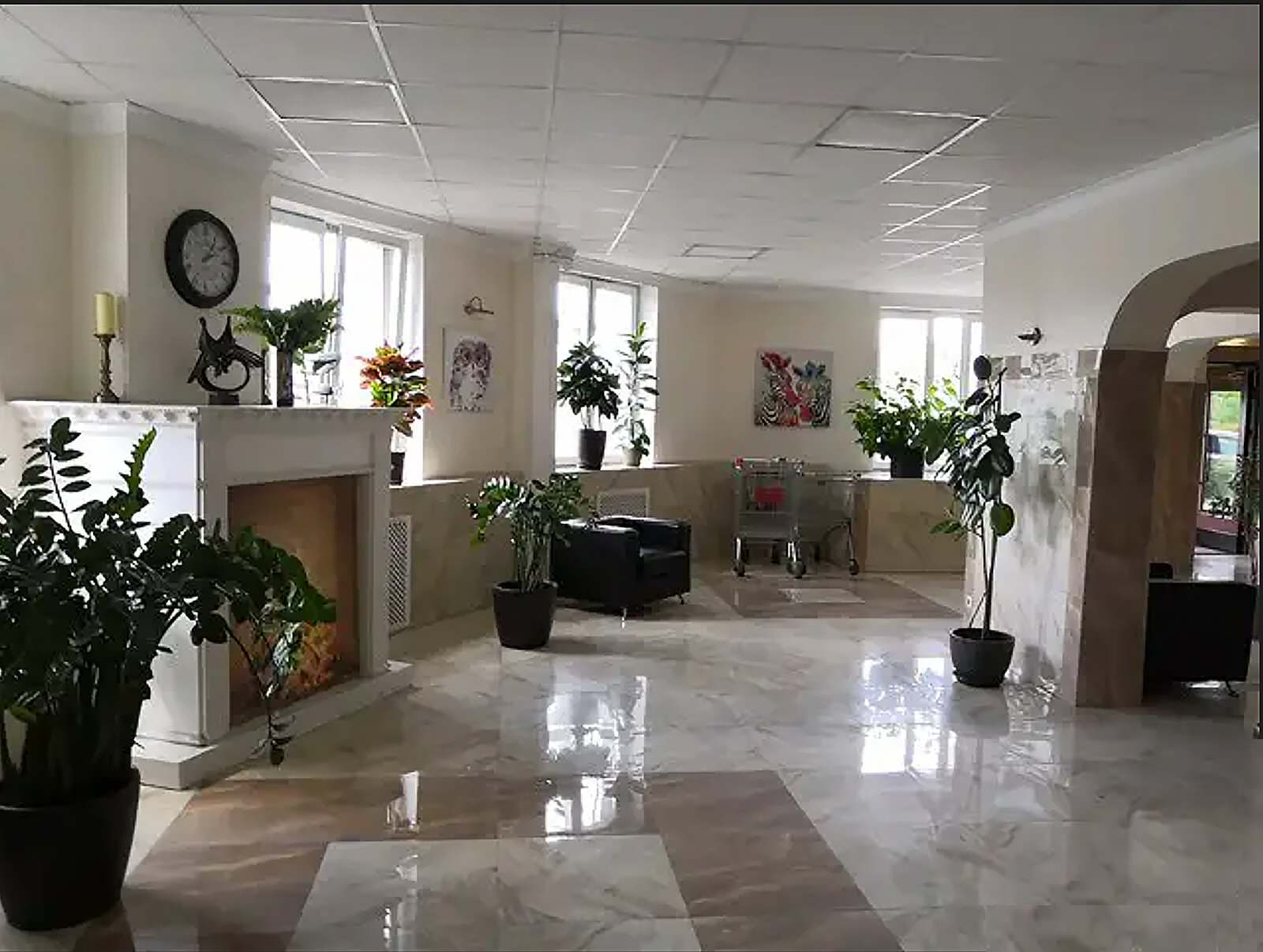 Холл в многоэтажном жилом доме Ходынское поле