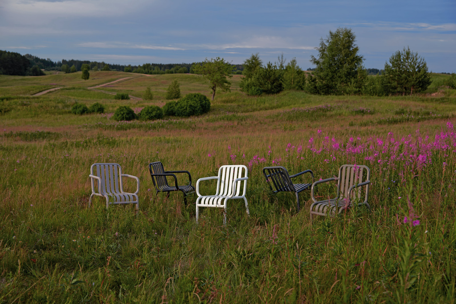 Мебель из металла