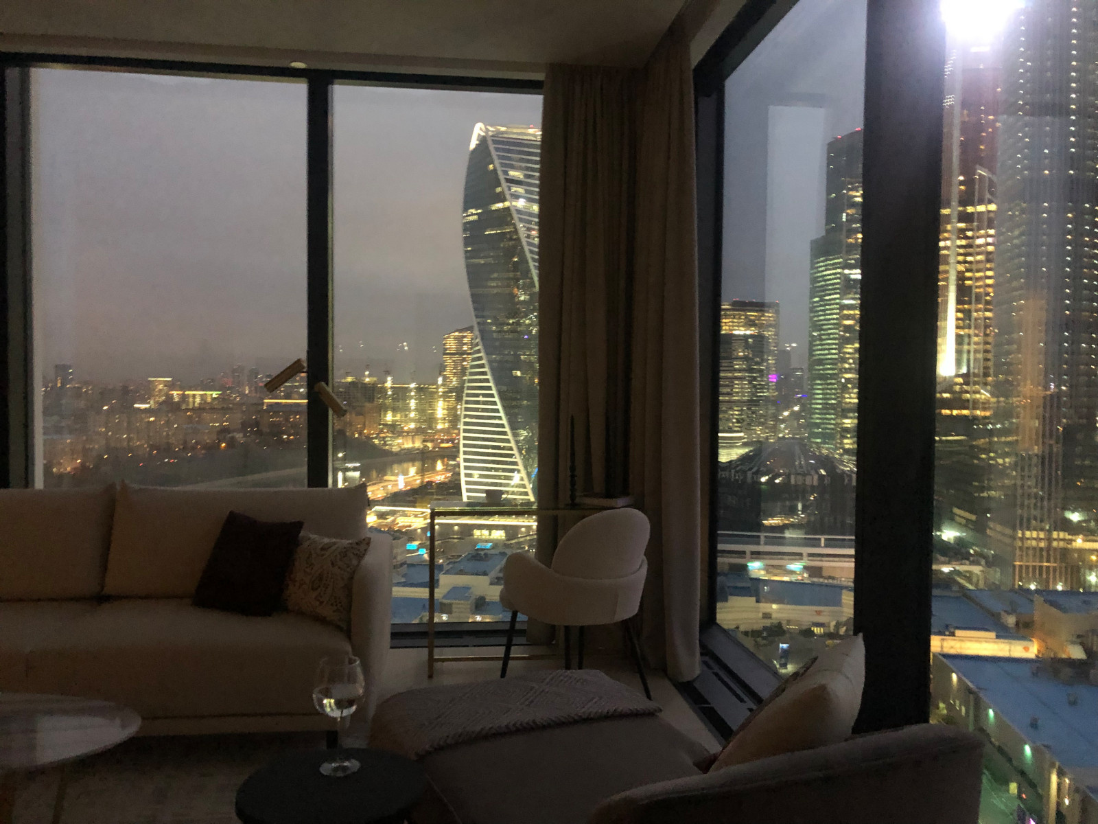 Хоумстейджинг апартаментов для долгосрочной аренды в Capital Towers