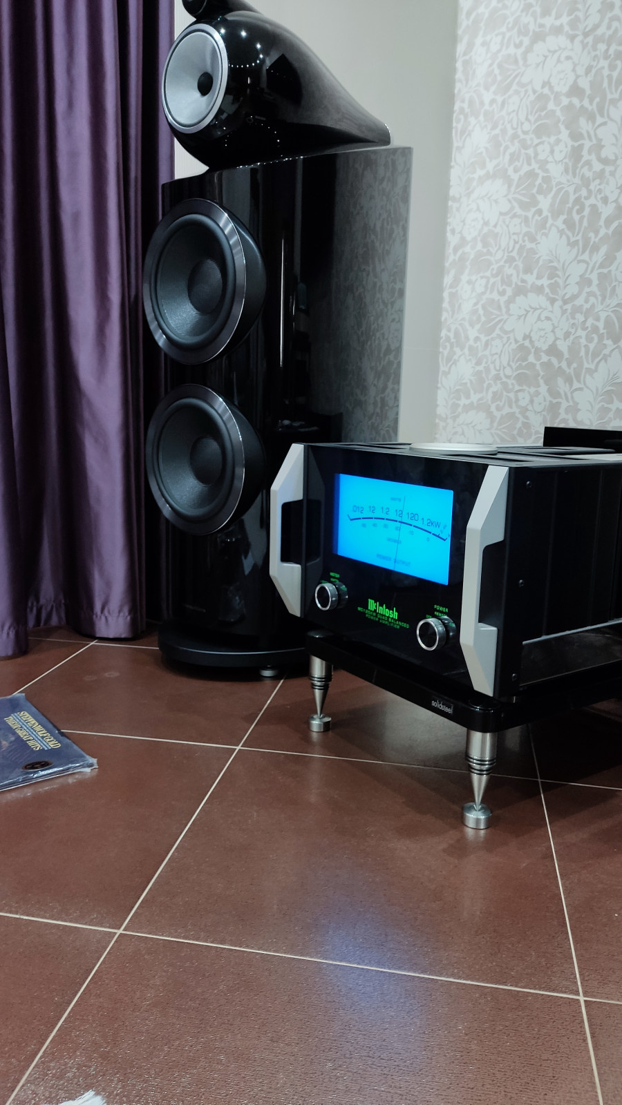 Интерьерное решение. Улучшение аудио-видео системы в готовом помещении.