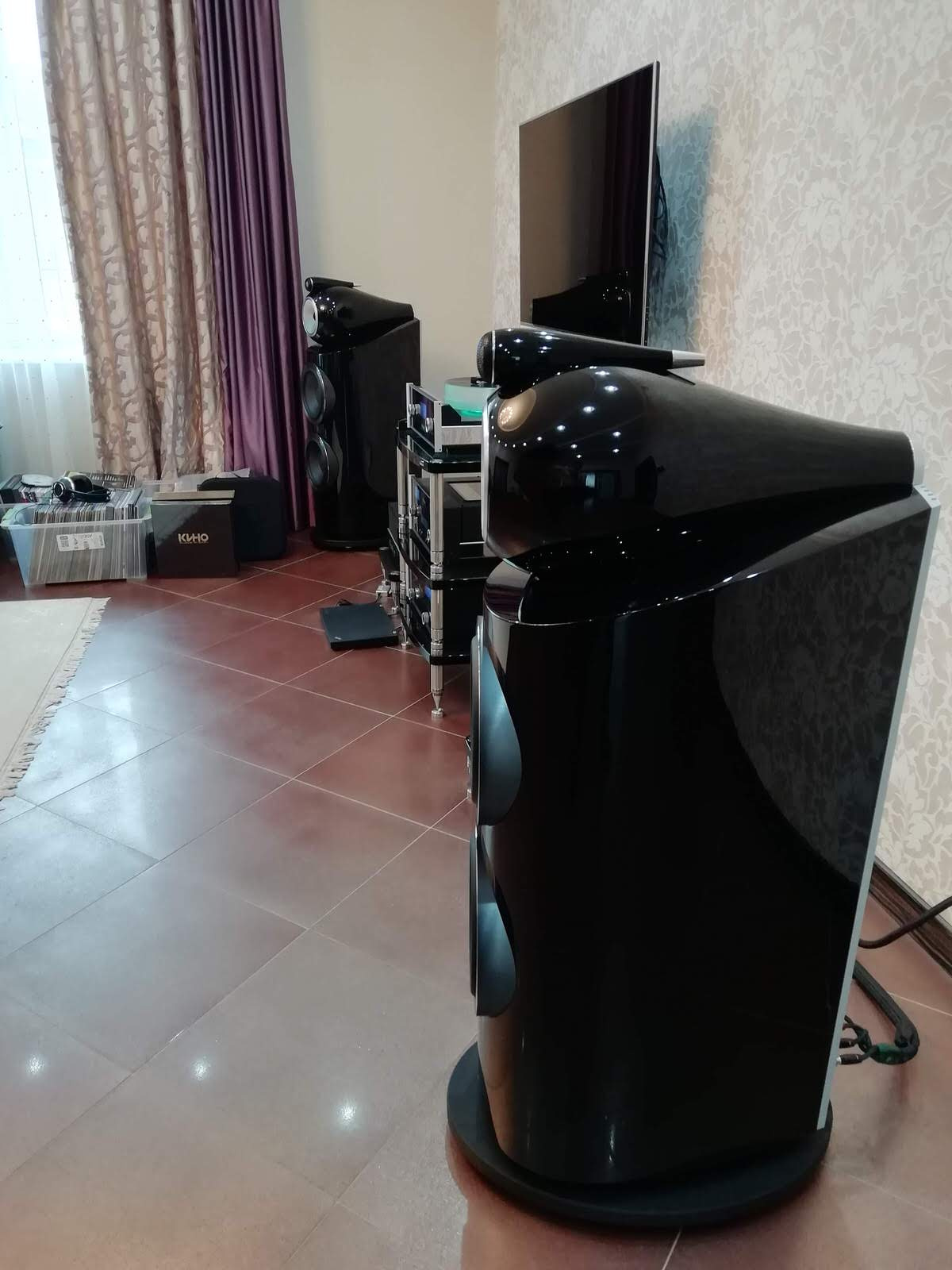 Стерео система в гостиной.