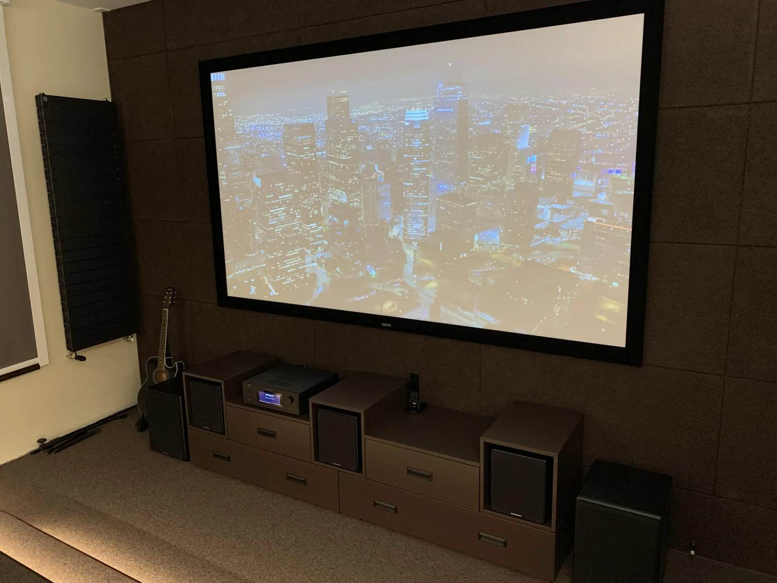 Домашний кинотеатр с поддержкой Dolby Atmos 5.2.2