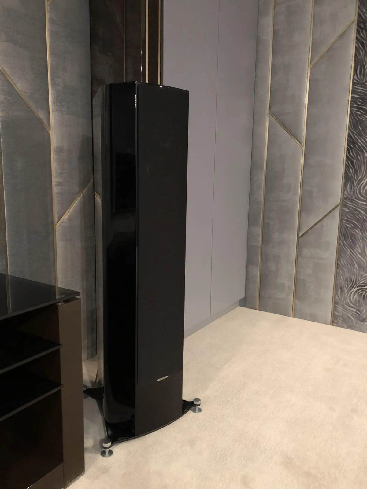 Домашний кинотеатр с Dolby Atmos 5.2.2