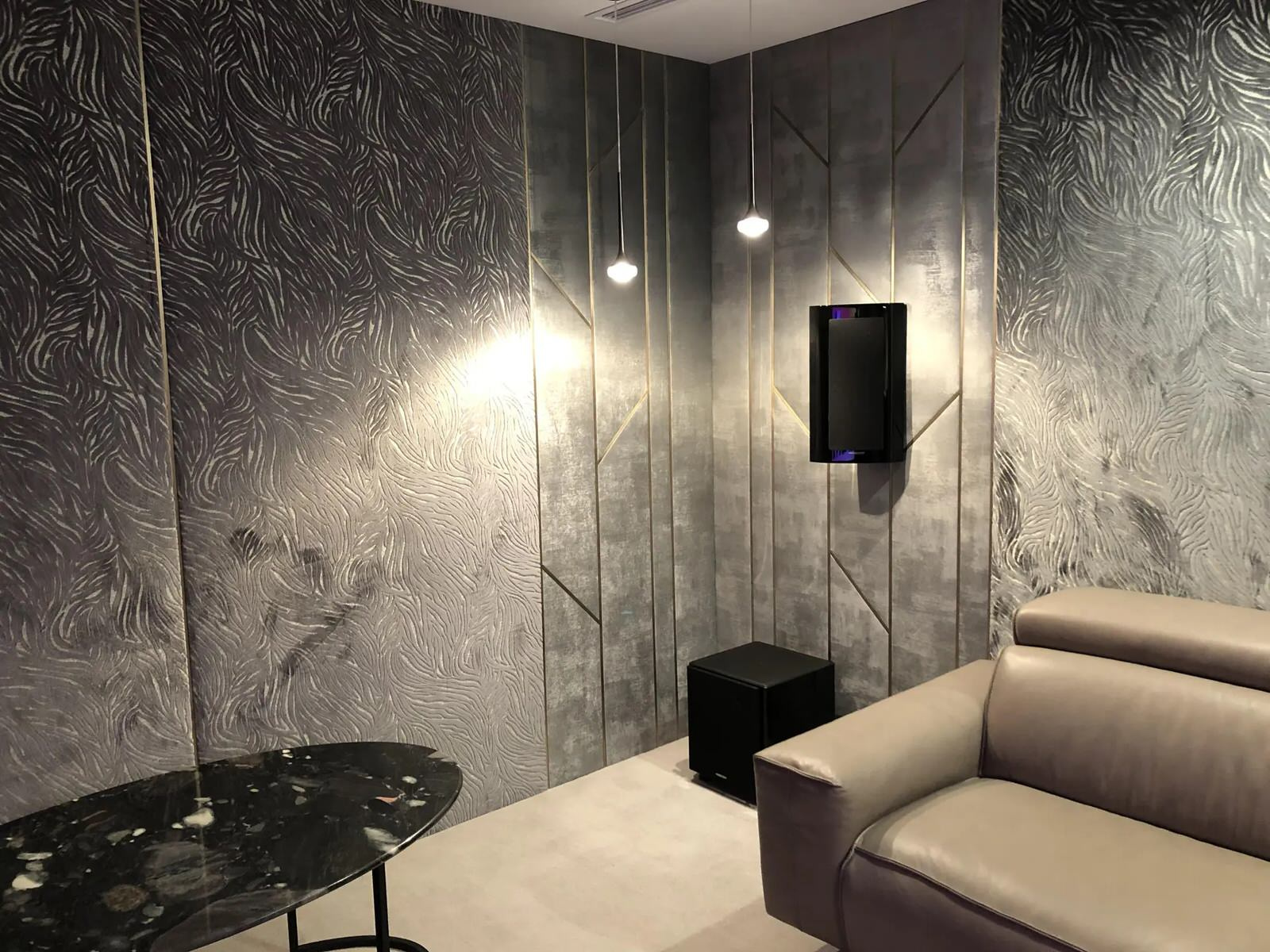 Домашний кинотеатр с Dolby Atmos 5.2.2