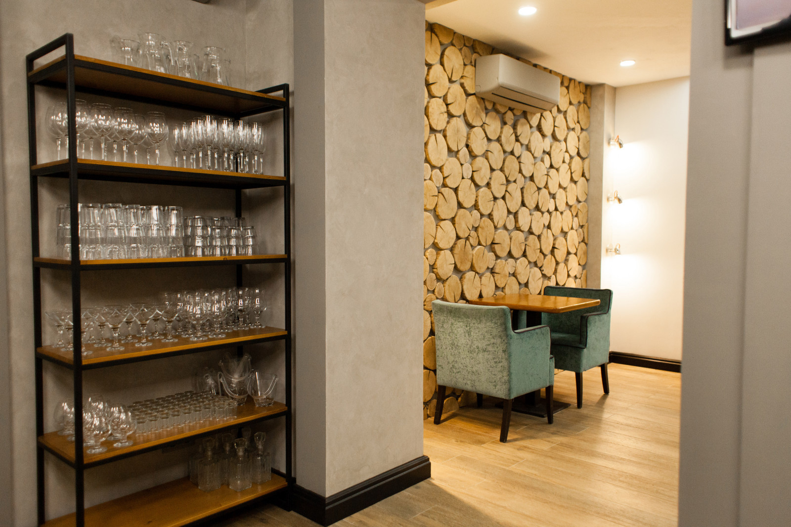 Кафе Коптильня на м-р Университетский