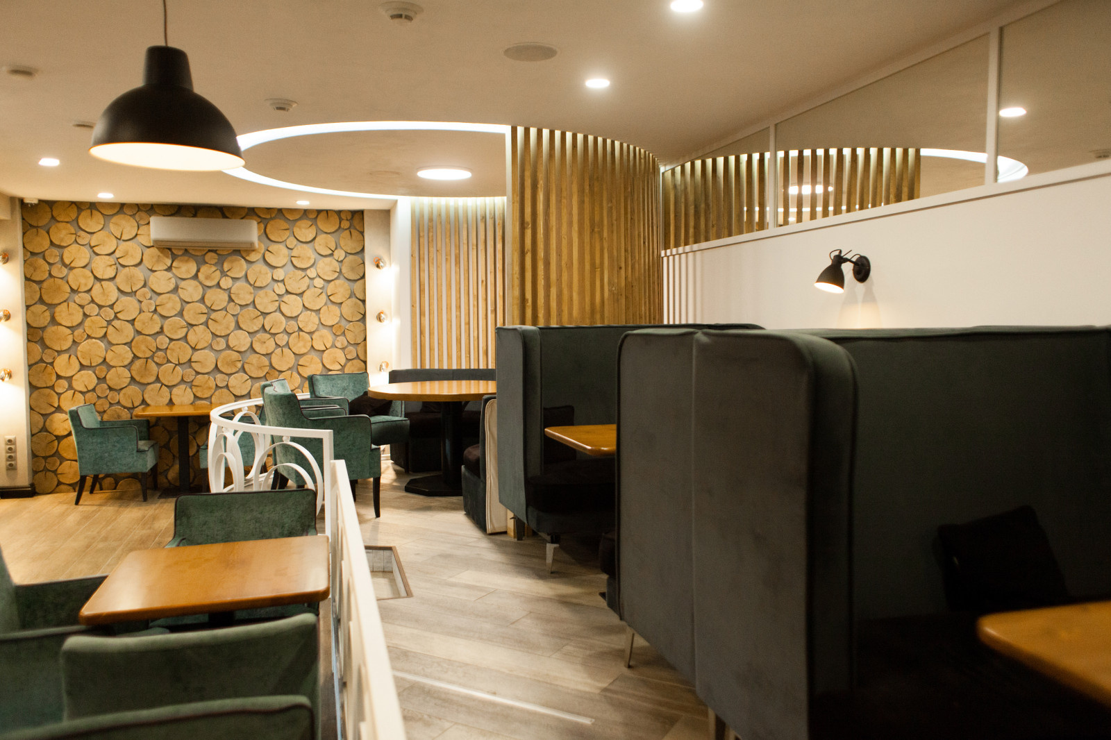 Кафе Коптильня на м-р Университетский