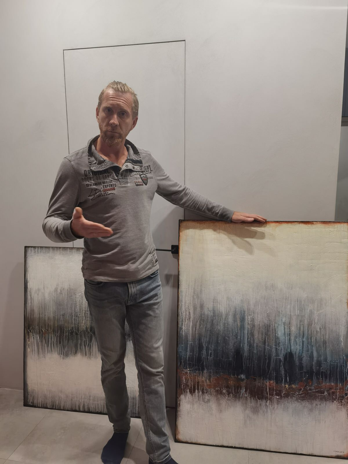 Обложка проекта: Абстрактный художник Москва