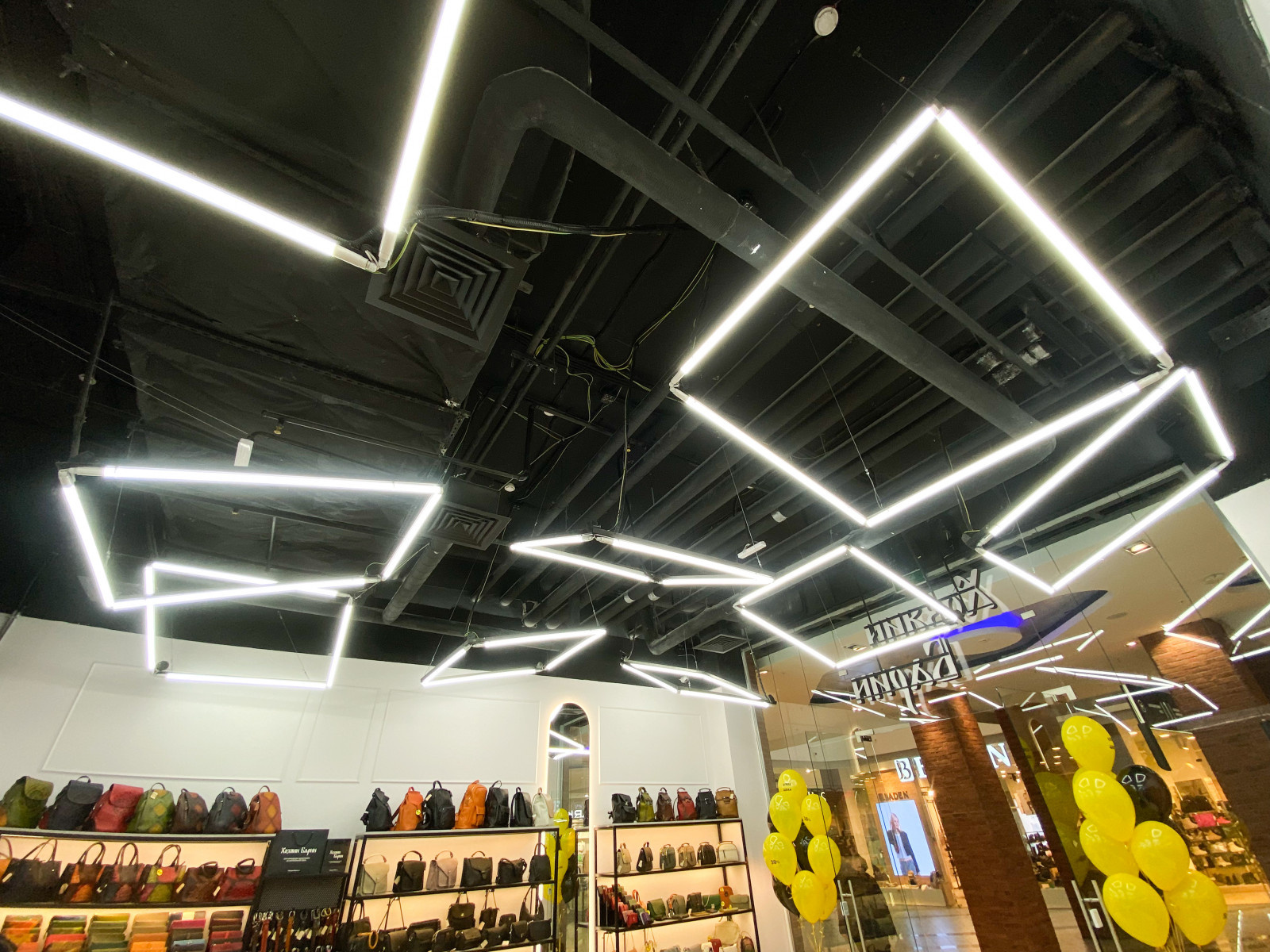 Ремонт магазина в ТЦ Красный Кит