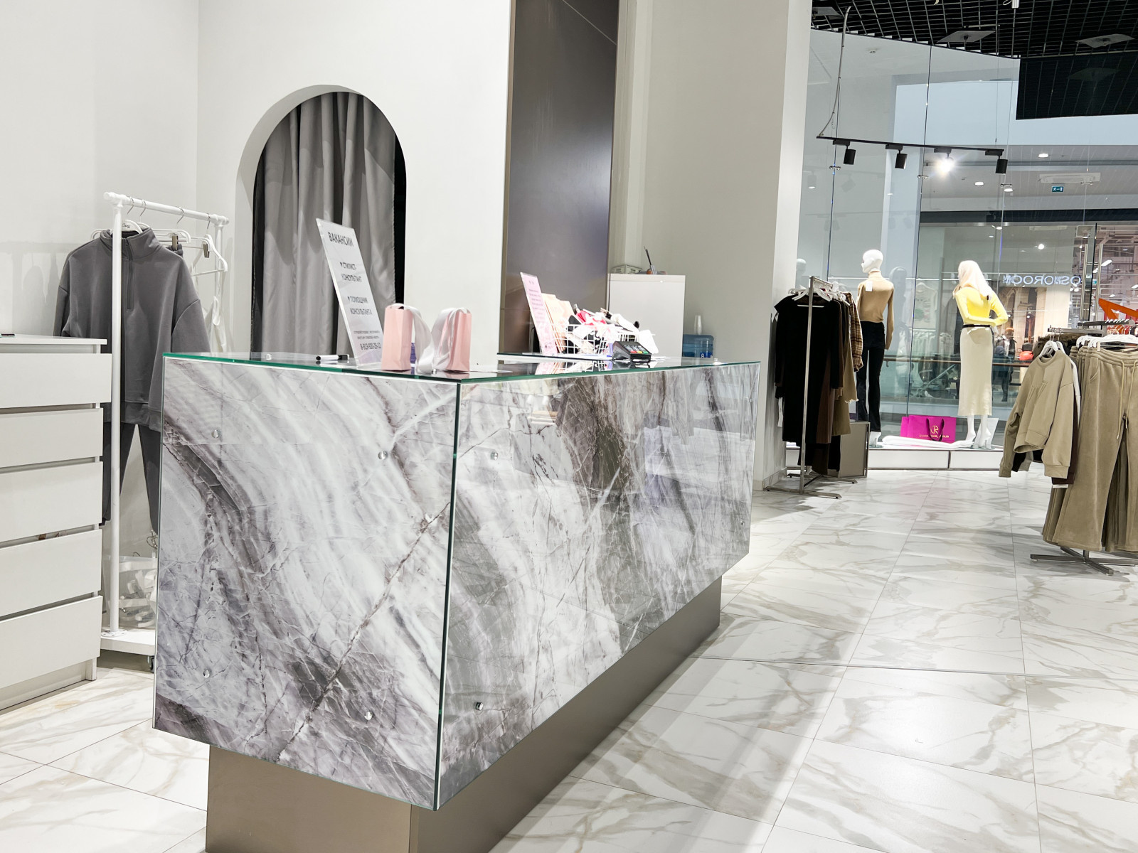 Ремонт магазина в ТЦ Мозаика