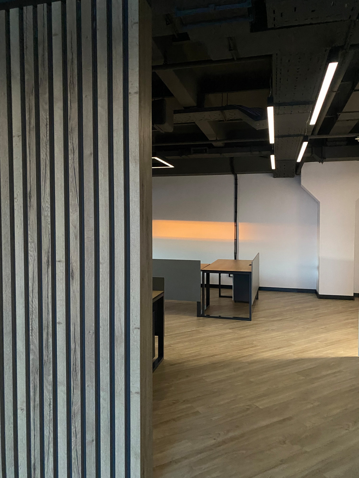 Обложка проекта: Декоративная перегородка из реек