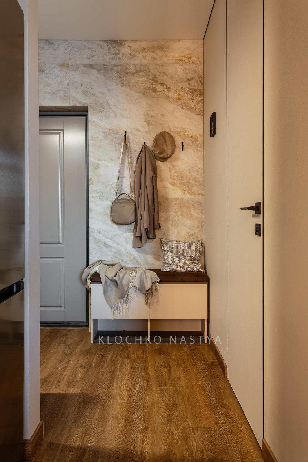 Малышка с двумя гардеробными