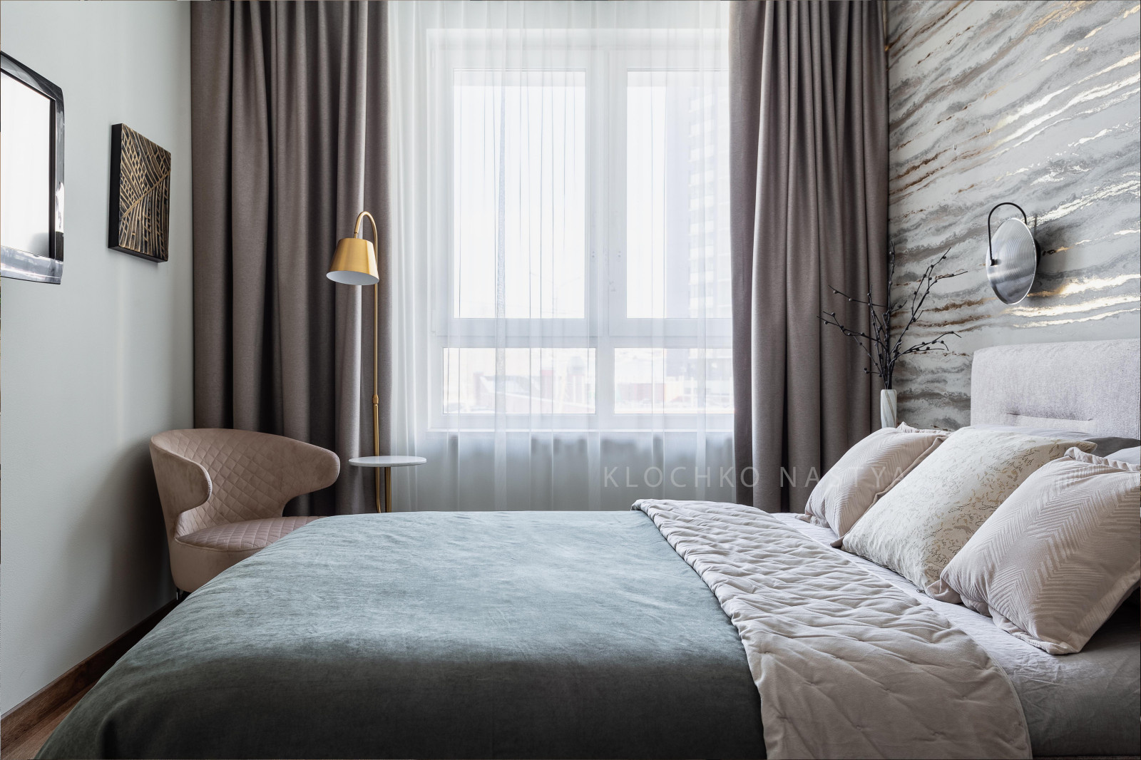 Малышка с двумя гардеробными