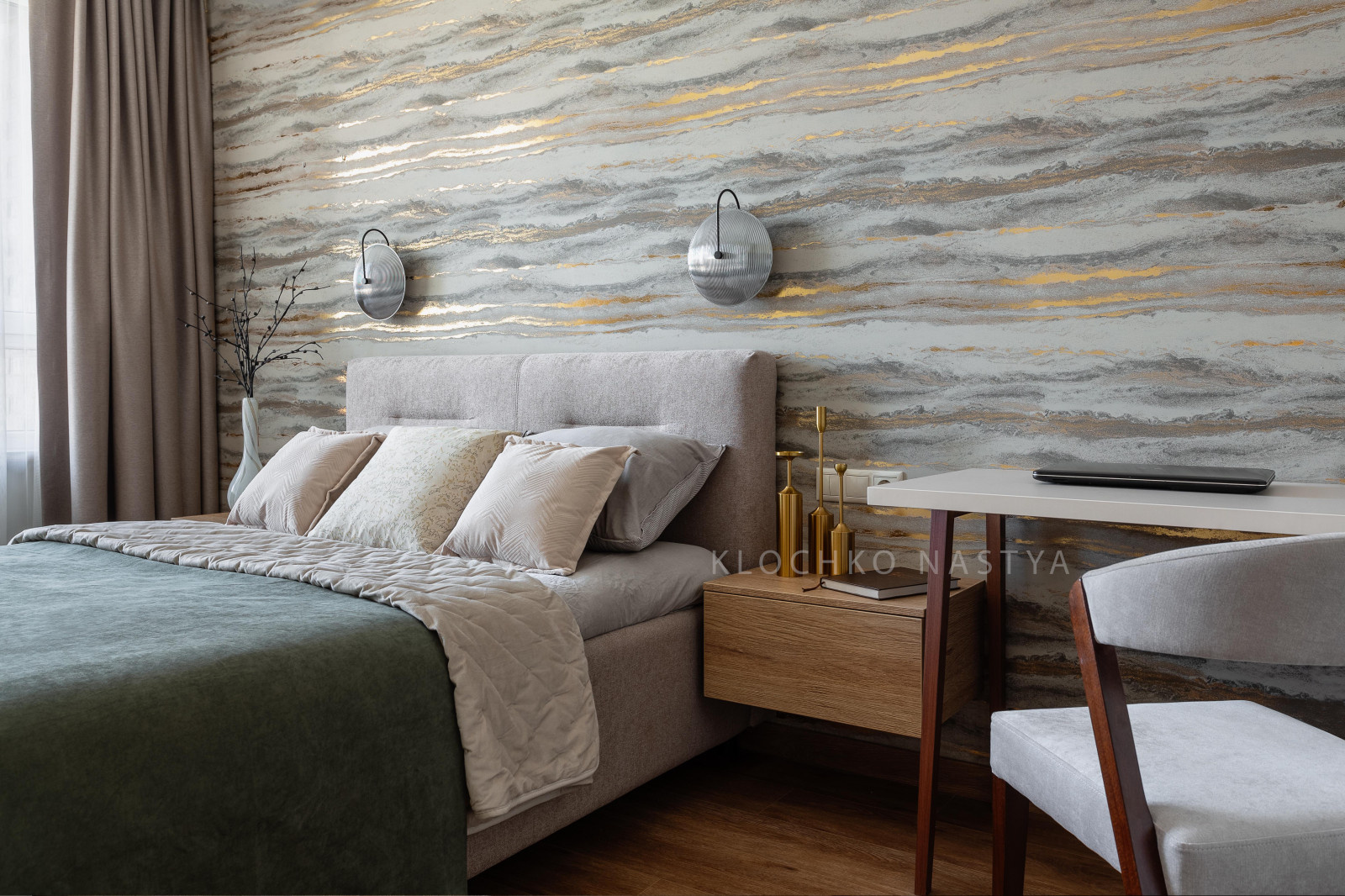 Малышка с двумя гардеробными