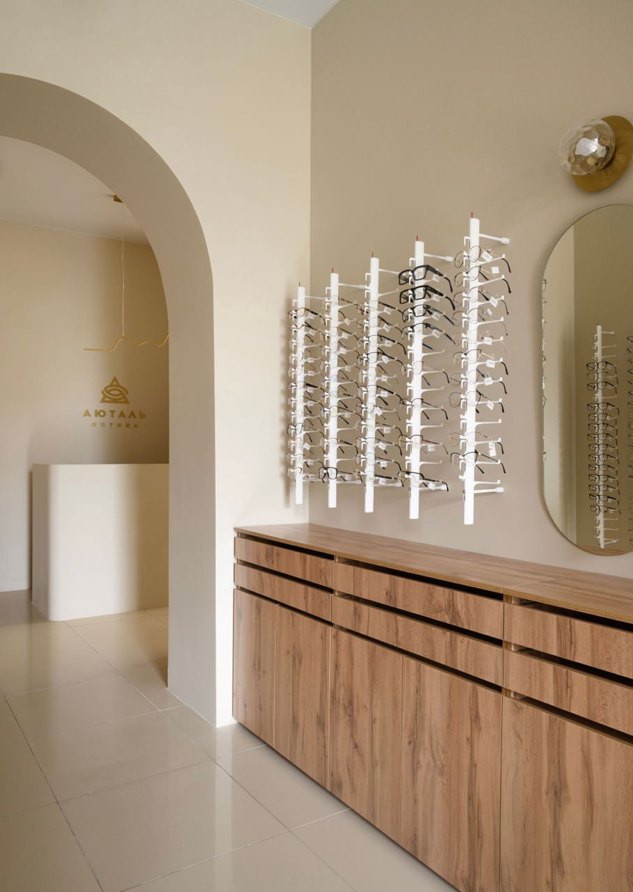 Оптика "Аюталь" / общий зал