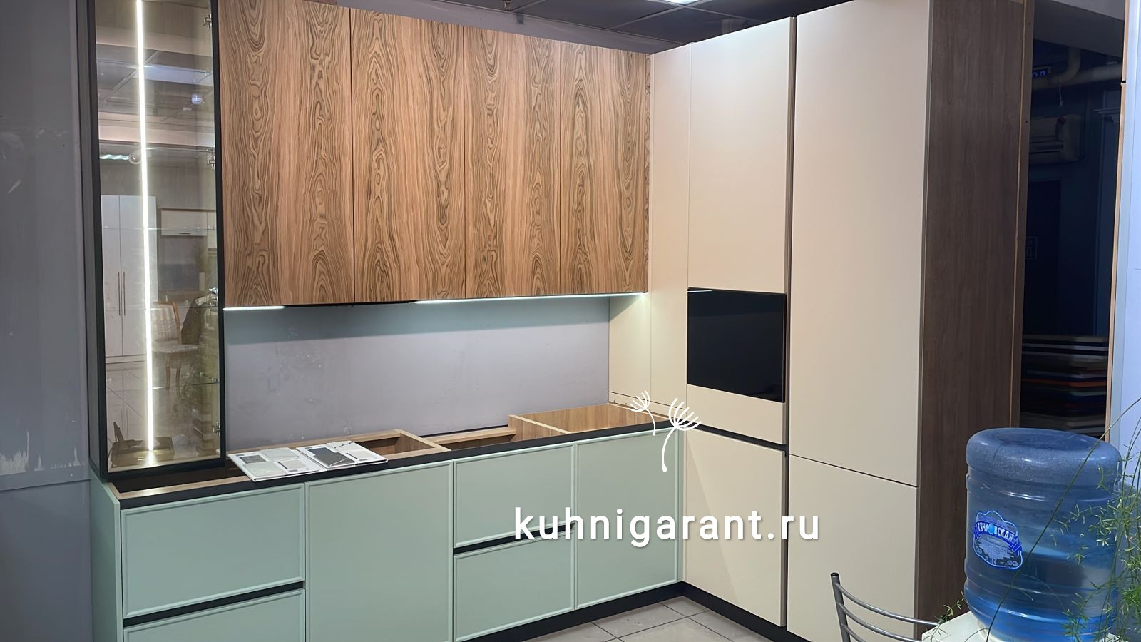 Обложка проекта: КУХНЯ эмаль, шпон