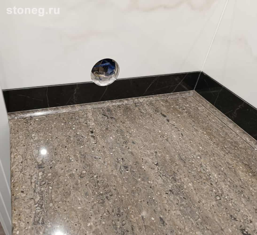 Выраженные текстуры в ванной - столешница из искусственного камня Hanex
