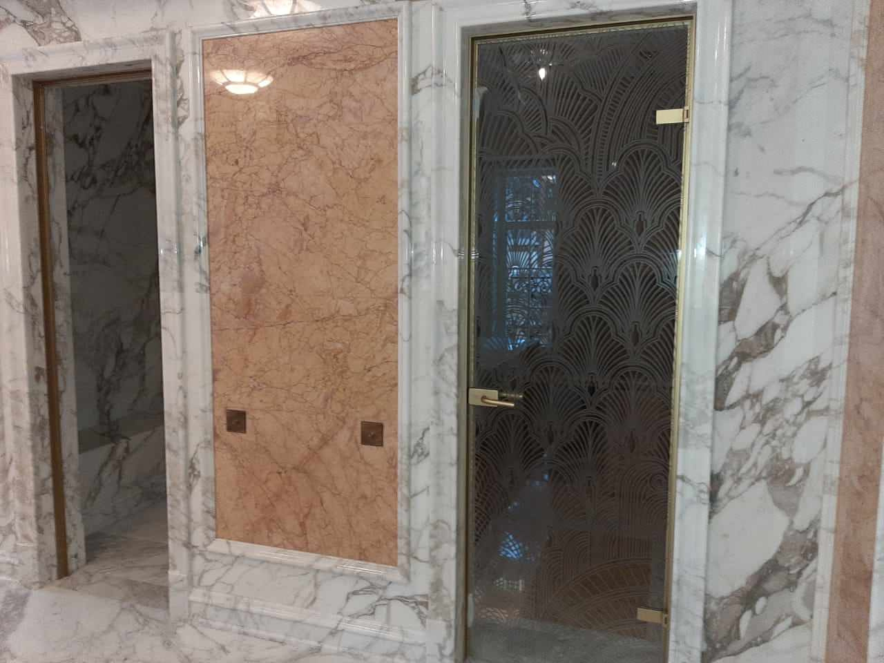 Стеклянные двери