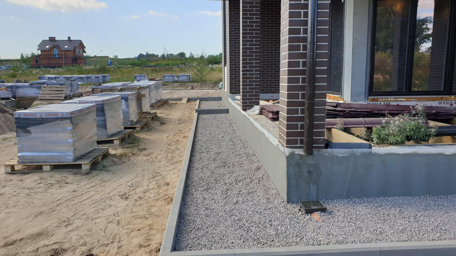 Благоустройство участка загородного дома, устройство дренажа и водоотведение