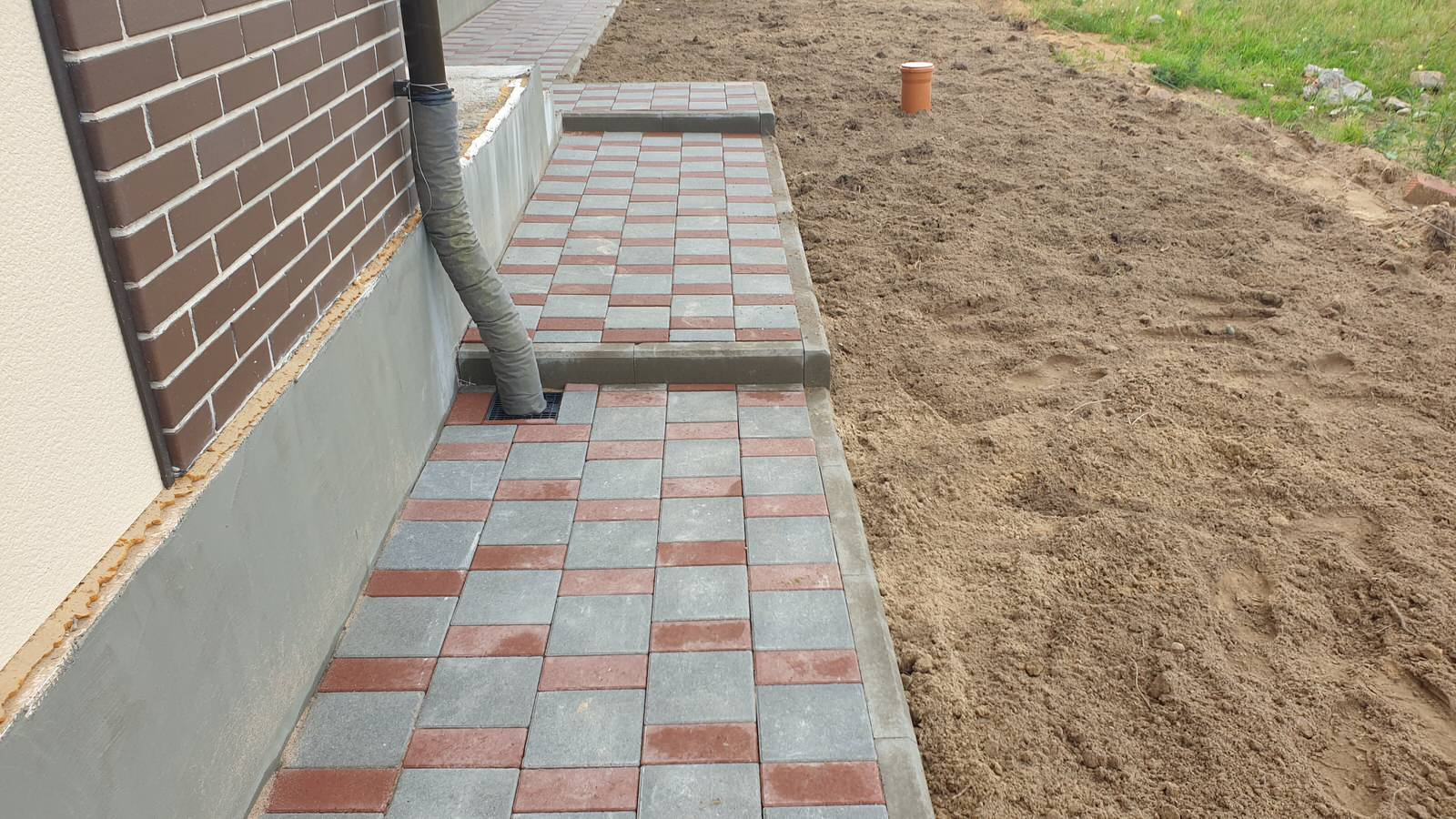 Благоустройство участка загородного дома, устройство дренажа и водоотведение