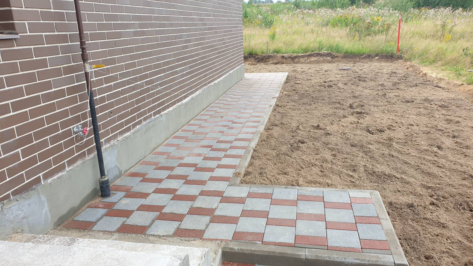 Благоустройство участка загородного дома, устройство дренажа и водоотведение