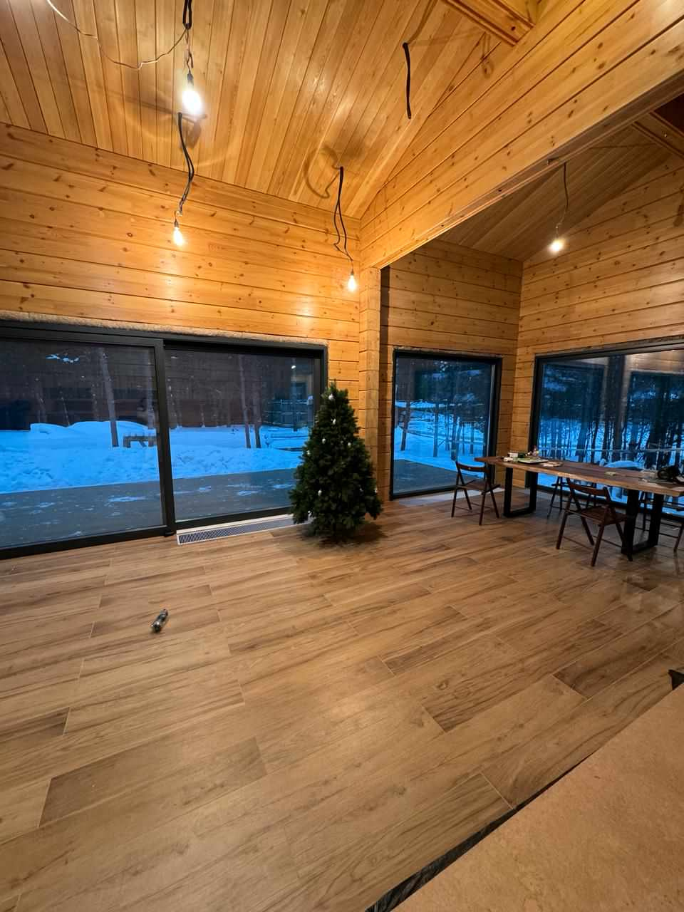 Раздвижные двери и окна. Параллельно-сдвижная оконная и дверная система.