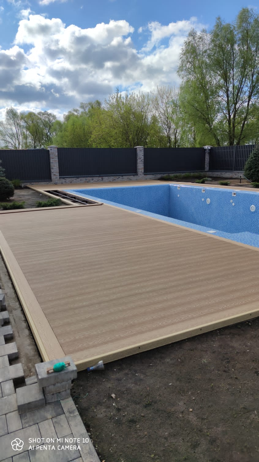 Благоустройство территории вокруг бассейна