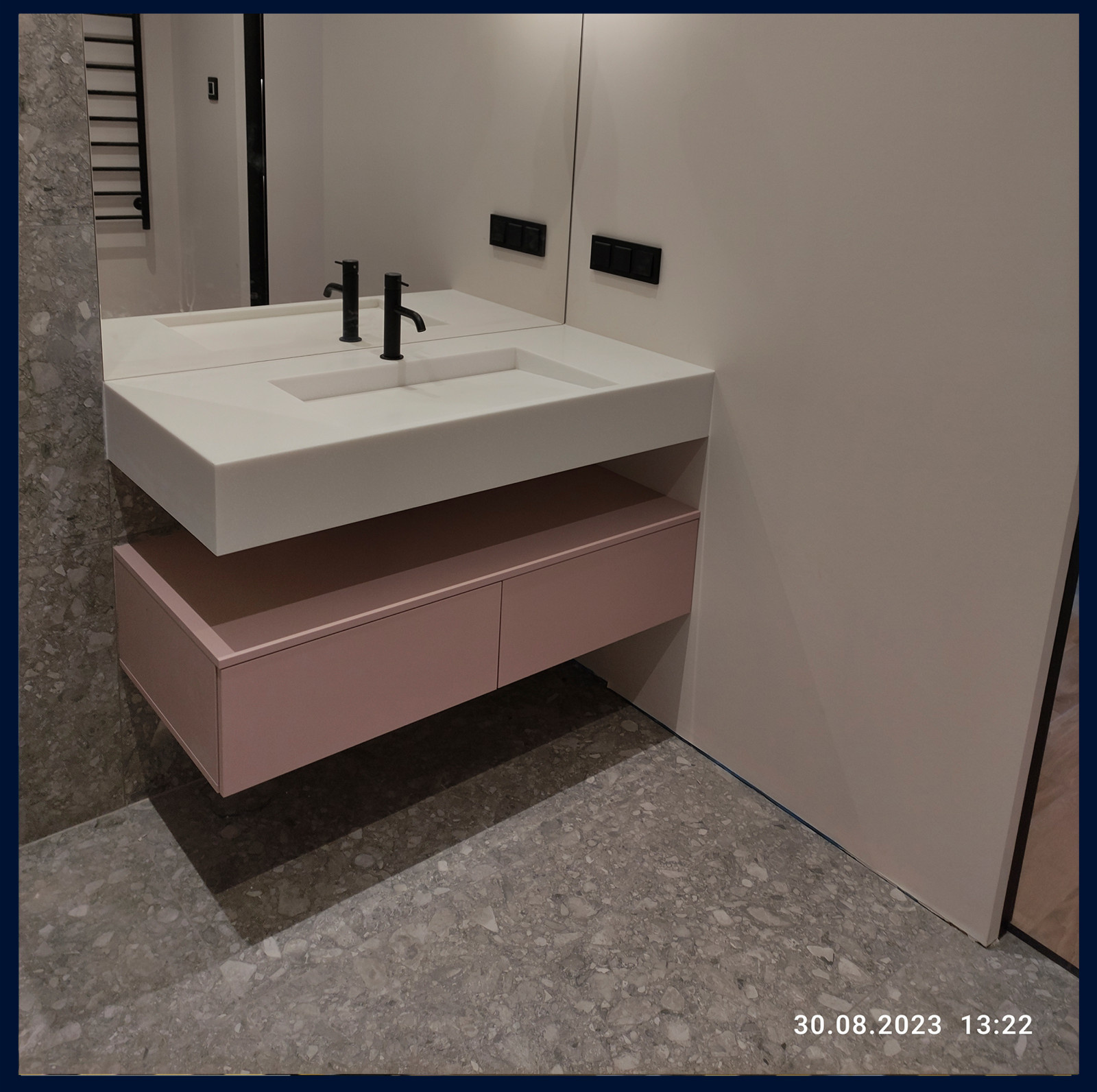 Мебель в эмали