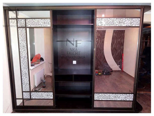 Sliding-door wardrobe