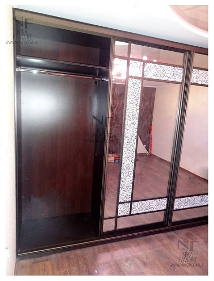 Sliding-door wardrobe