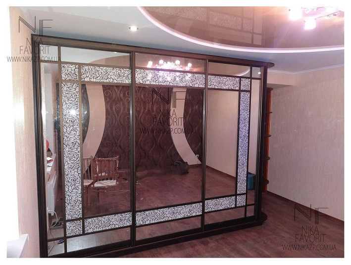 Sliding-door wardrobe