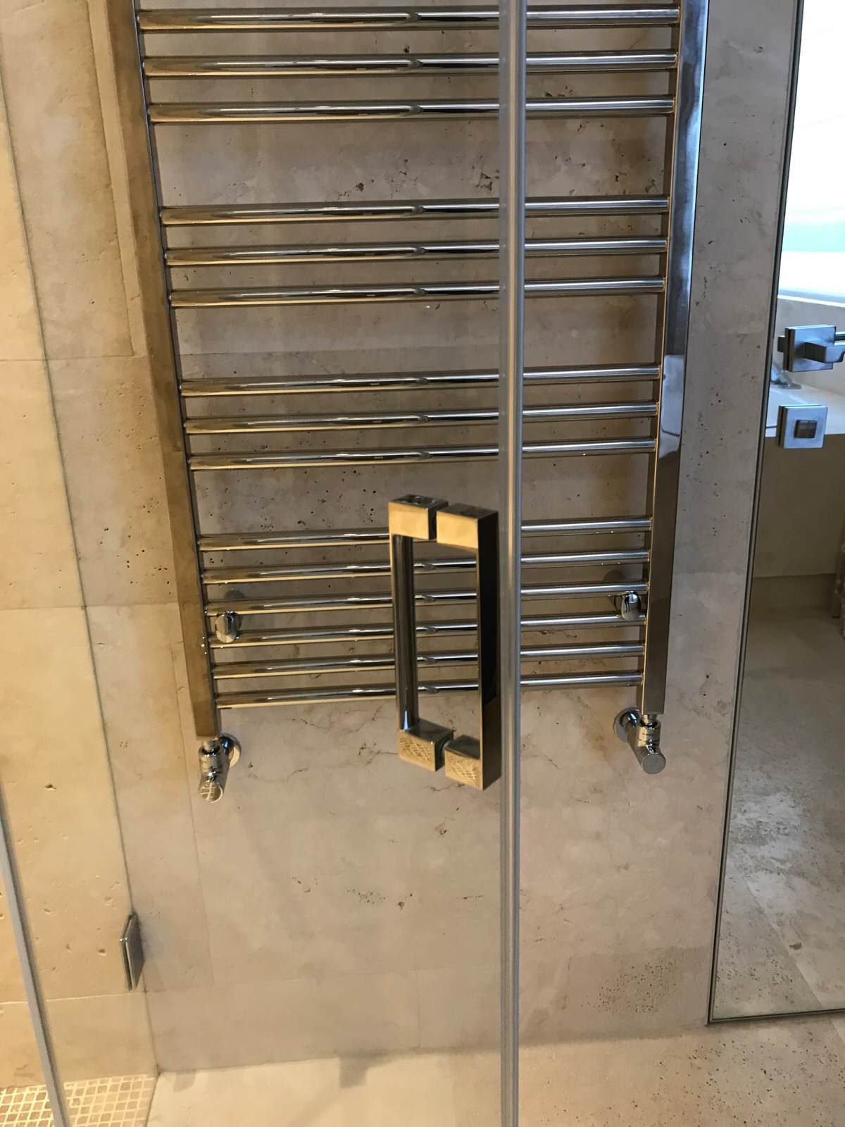 Душевая кабина/ванная комната