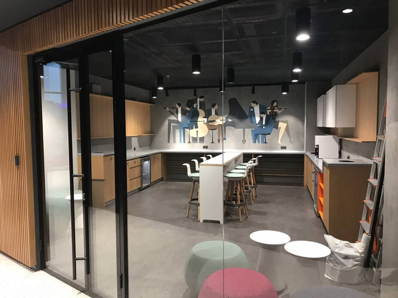 Декор стен на кухне