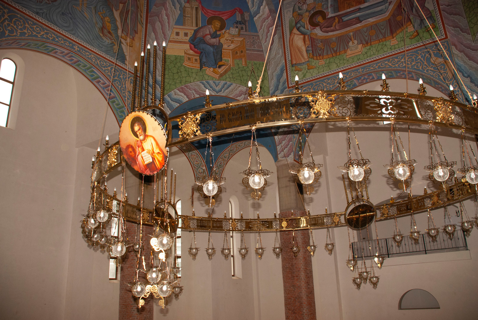 Хорос в храм святого апостола и евангелиста Иоанна Богослова в г. Кудрово