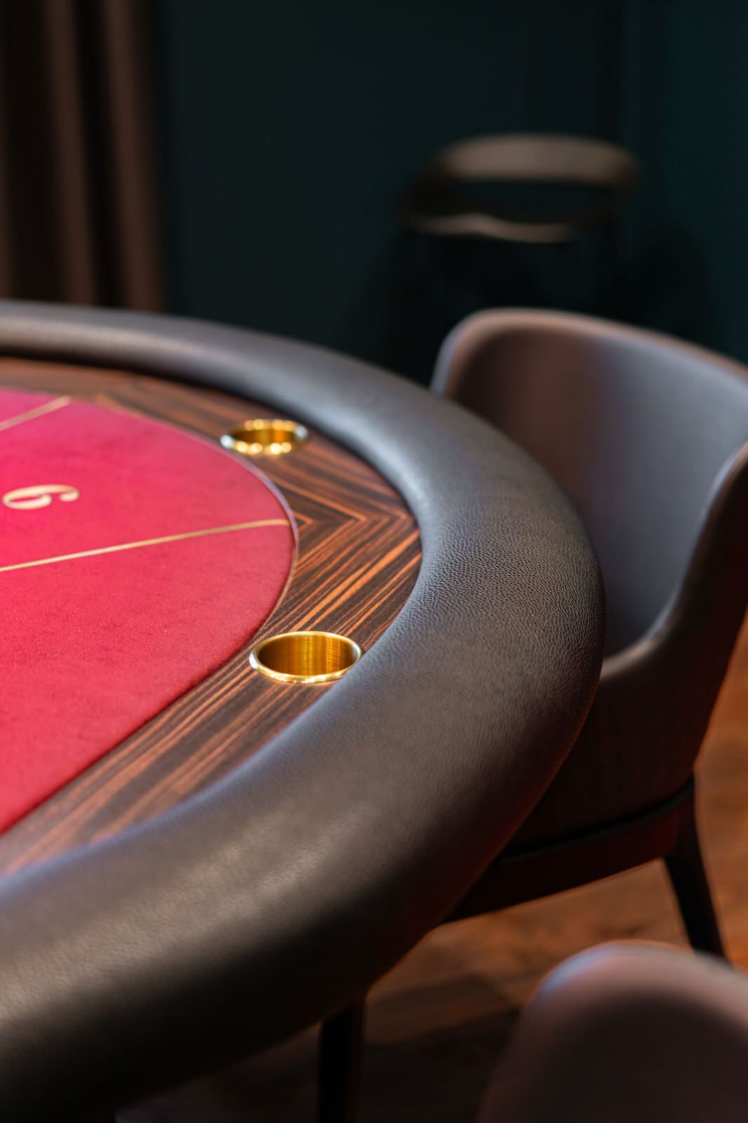 Покерная - детали